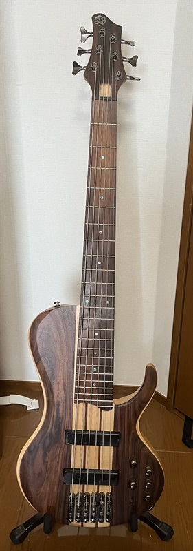 Ibanez BTB686SC-NTFの画像
